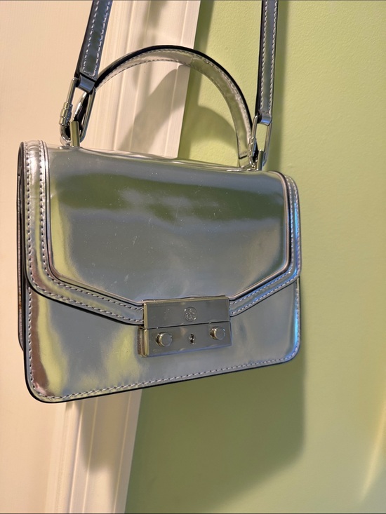Tory Burch Handbags - Tory Burch silver flap bag with removable crossbody strap. All leather!